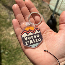Load image into Gallery viewer, Verso l&#39;Alto Keychain
